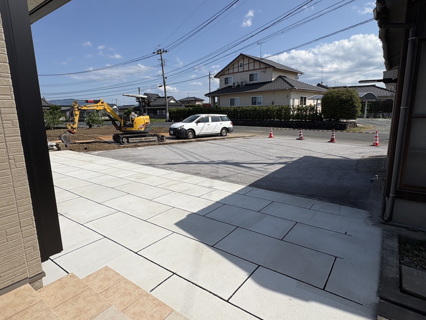 福岡県内初！Dotcon+（ドットコンプラス）施工を実施！雑草対策で人気のカタマ施工も相まって意匠性の高い仕上がりに！